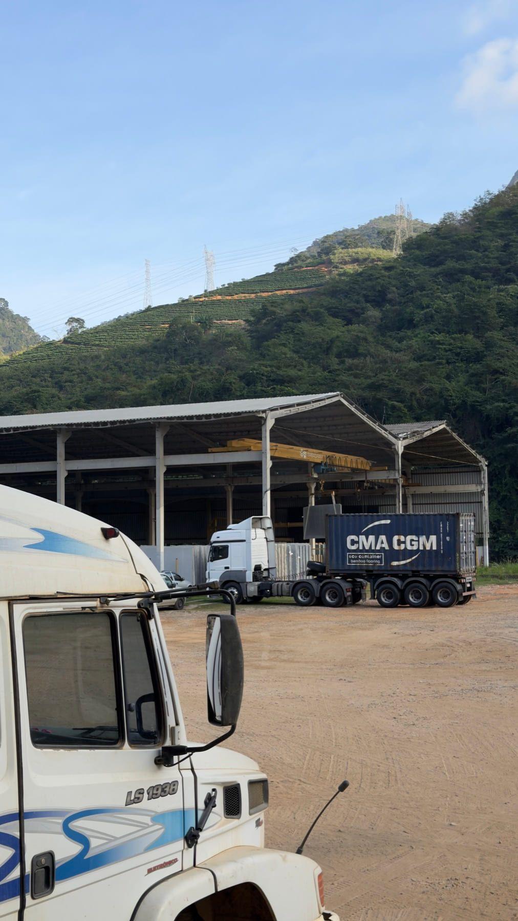 Expedição do material para o Brasil e o exterior.